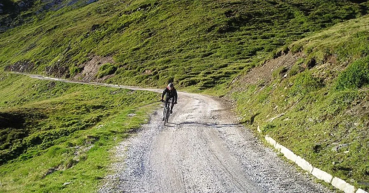 Can You Ride a Cruiser Bike on Gravel? 7 Amazing Tips